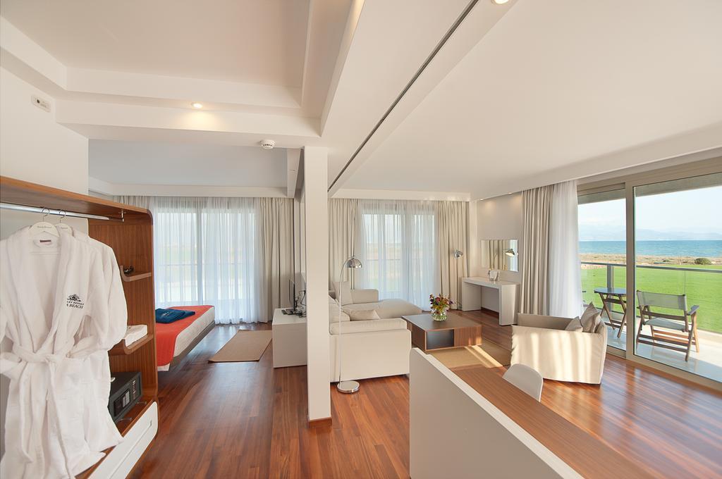 Buca Beach Resort Messíni Habitación foto